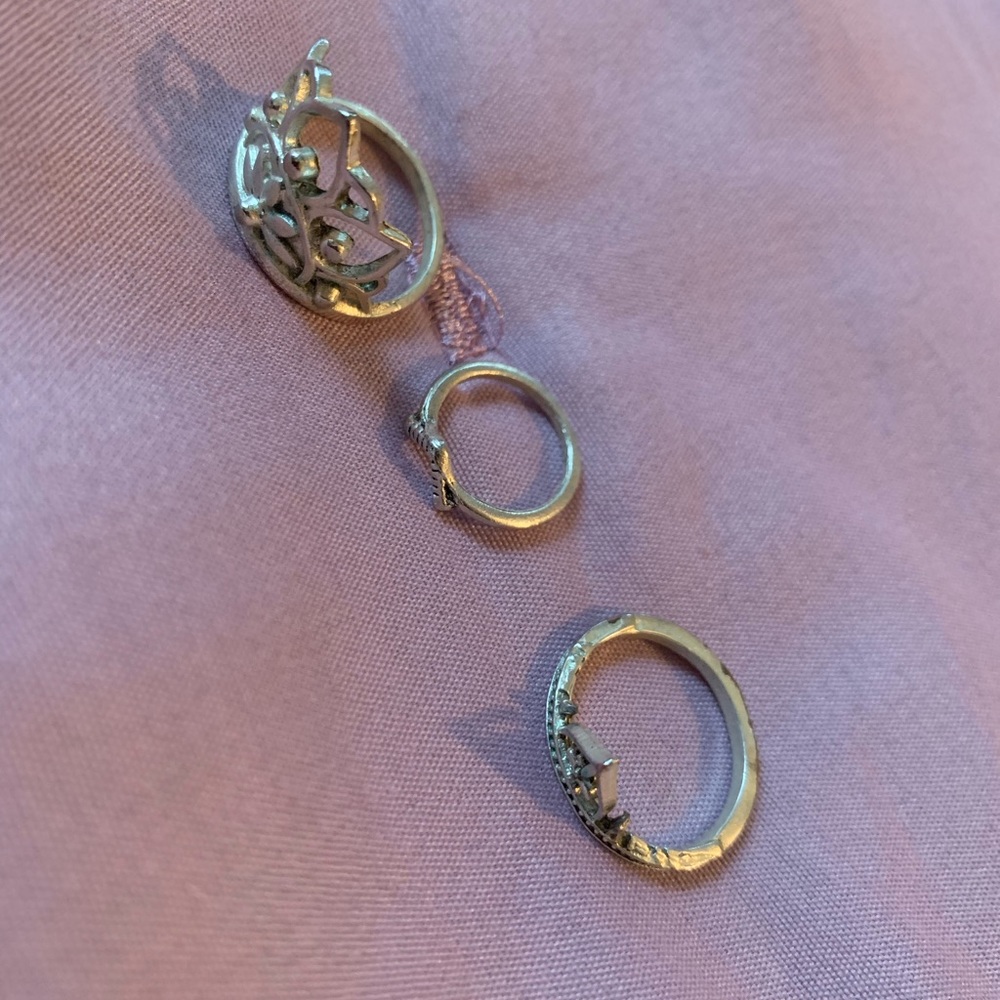 Ring trio